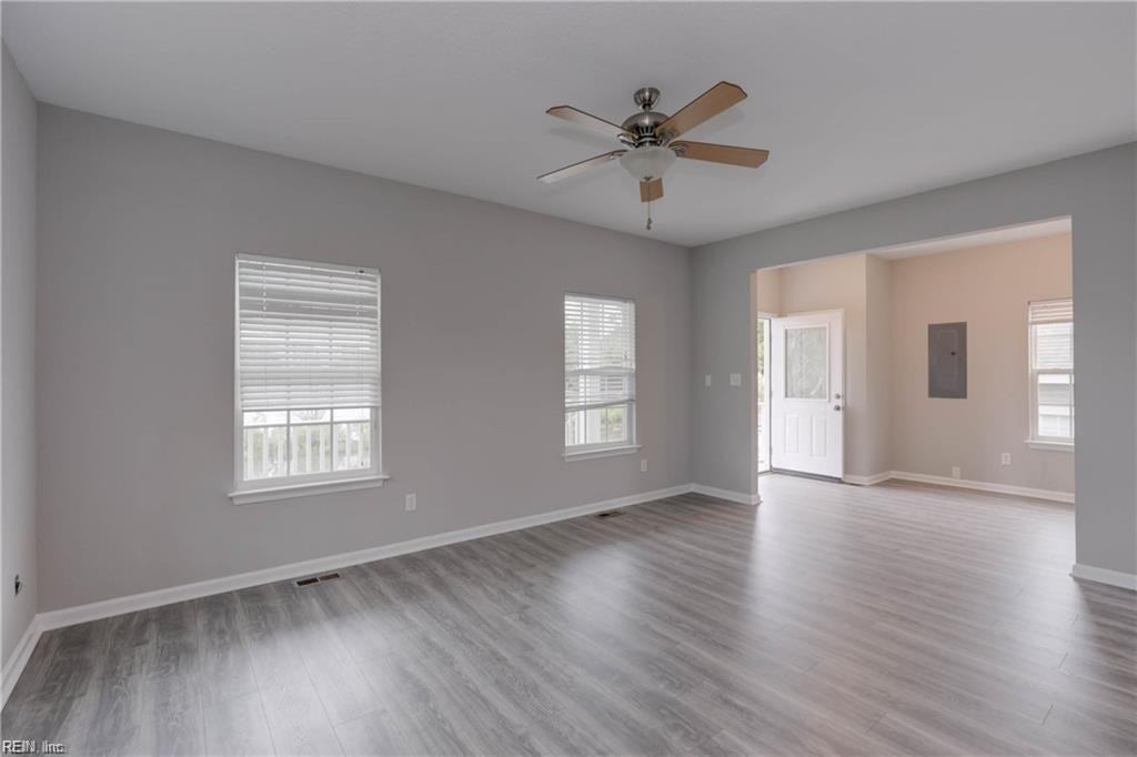 843 51st St #1 - Photo 6 of 27