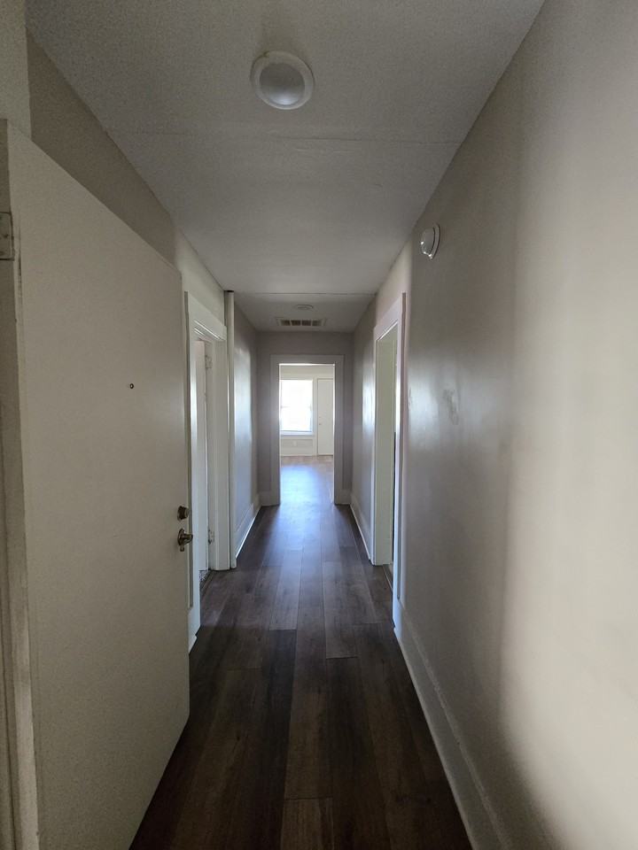 1007 W Maple St #3 - Photo 4 of 19