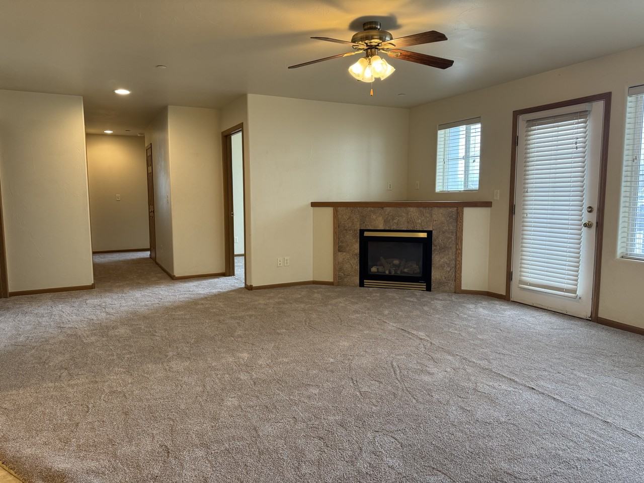 111 N Shore Dr #4 - Photo 2 of 17