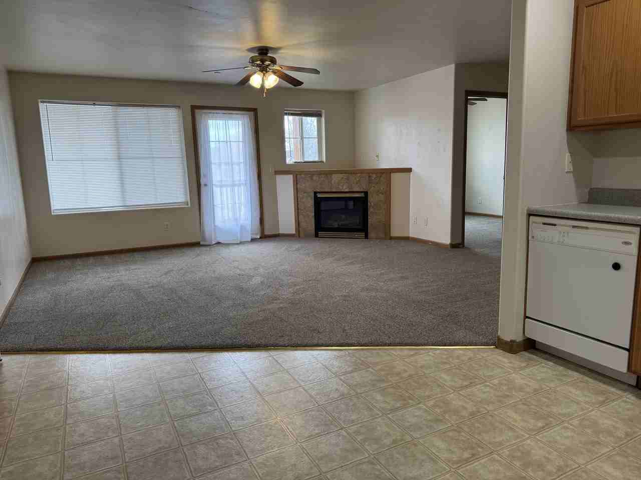 111 N Shore Dr #4 - Photo 3 of 17