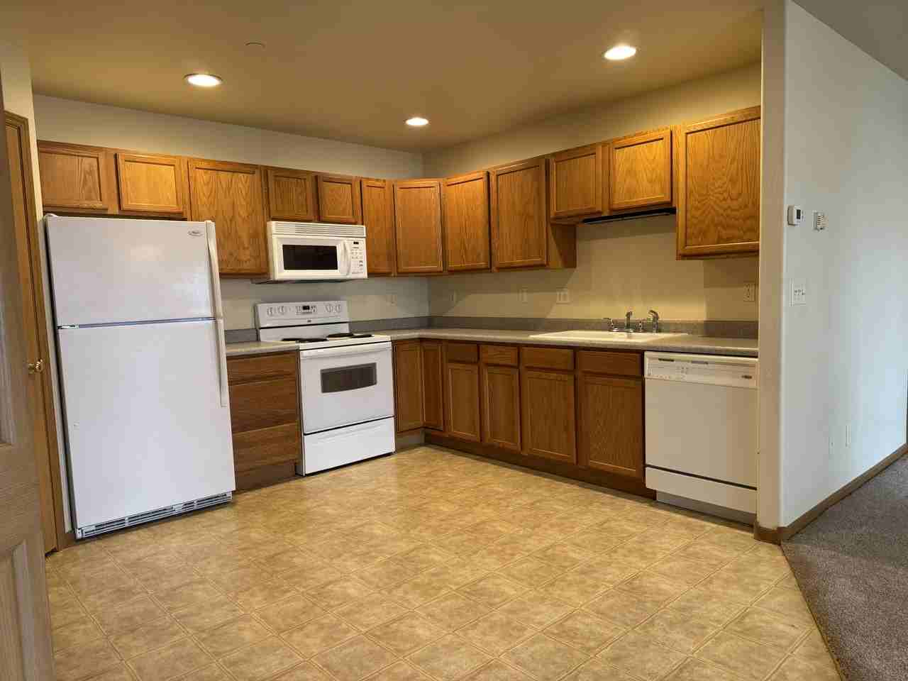 111 N Shore Dr #4 - Photo 5 of 17