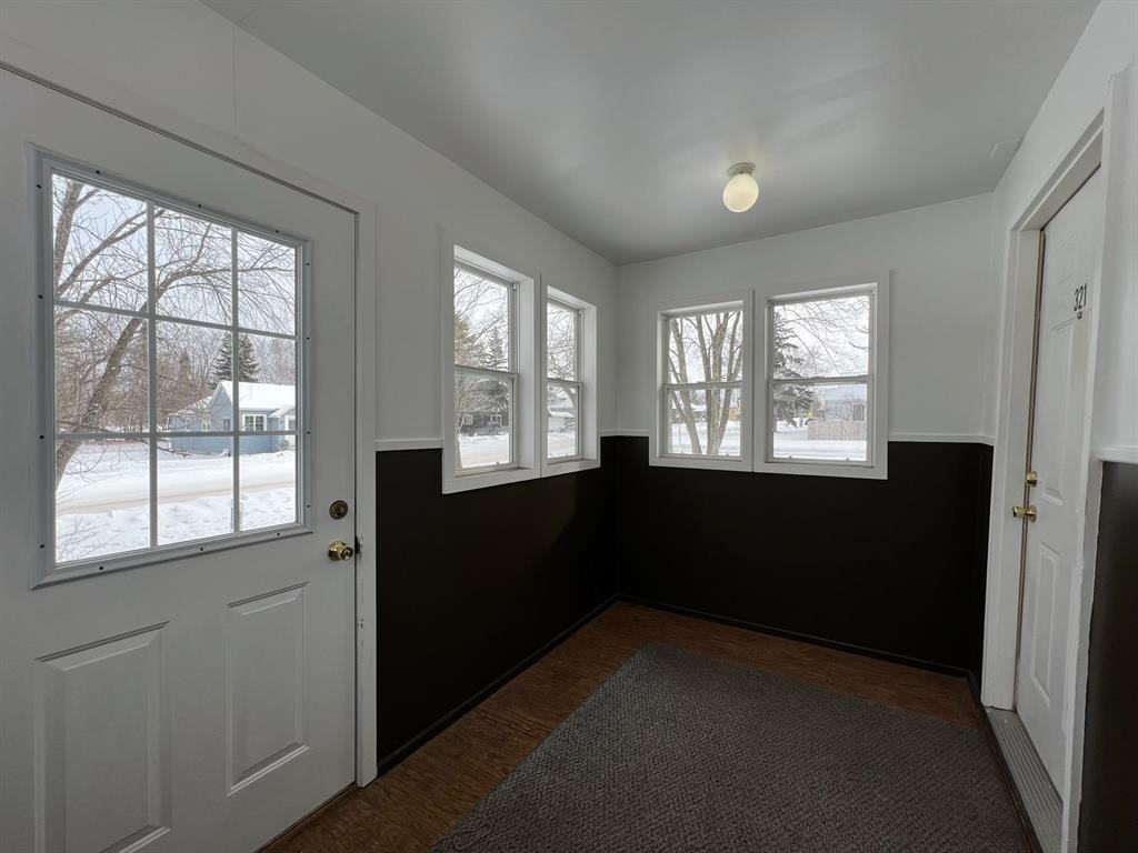 321 5th Avenue East - 321 1/2 #321-1-2 - Photo 4 of 18