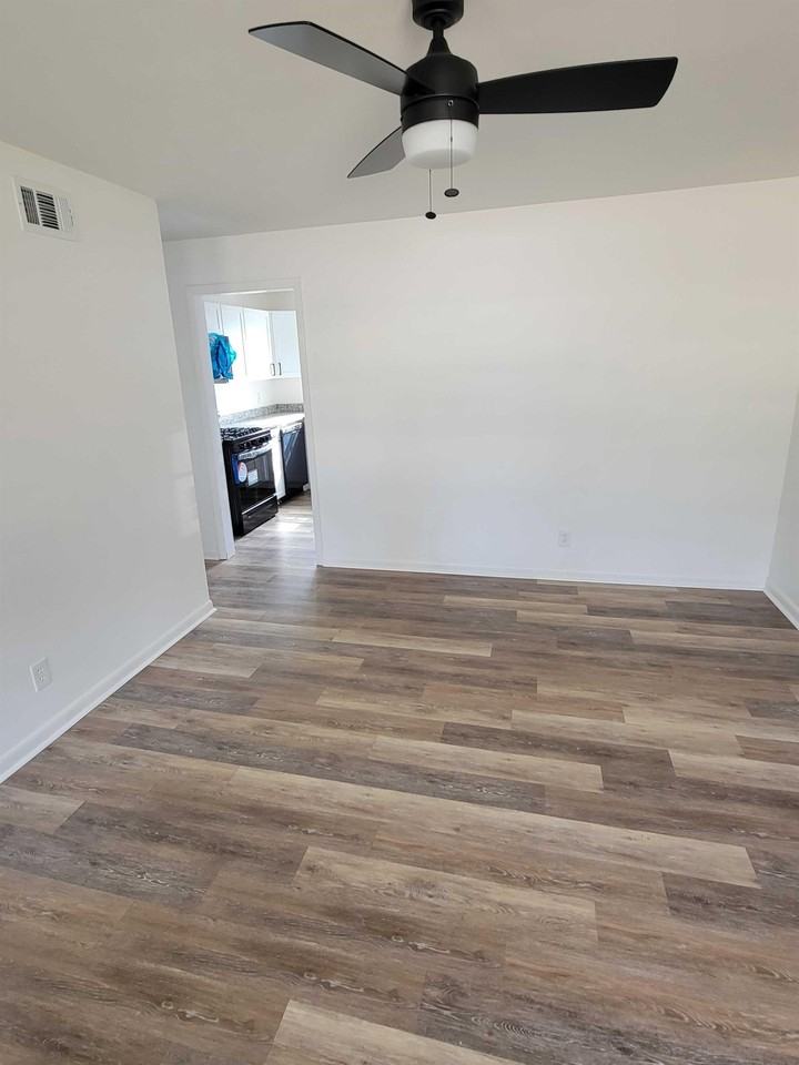 1 Oakview Dr #1 - Photo 2 of 9