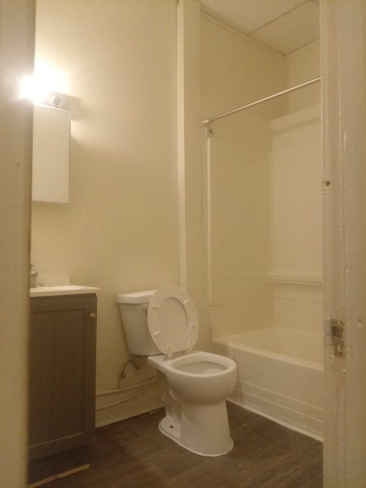 2334 W National Ave #2334 - Photo 3 of 7