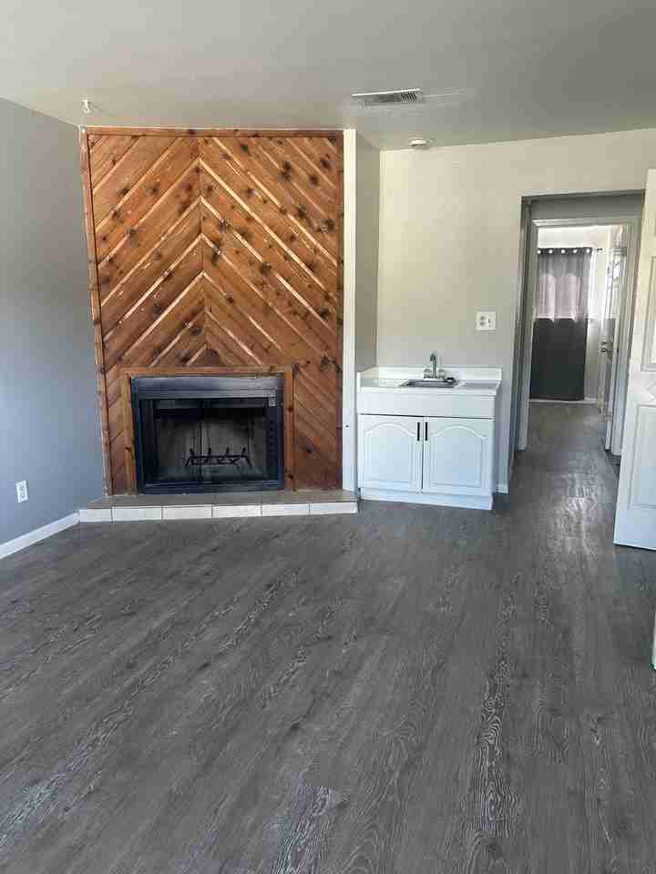 610 Bracewood Cir #B - Photo 2 of 10