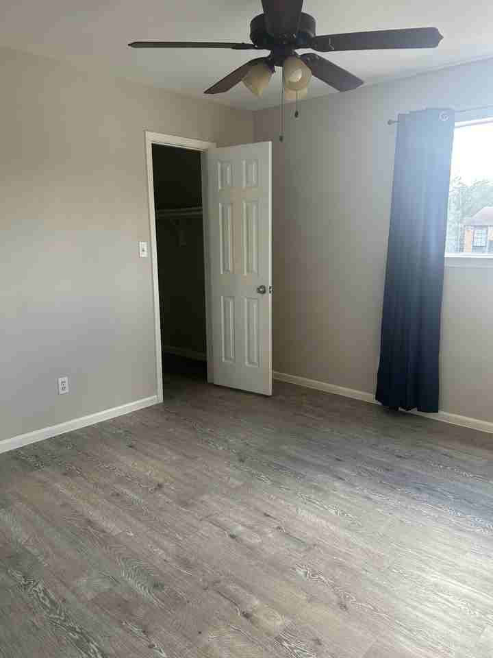 610 Bracewood Cir #B - Photo 3 of 10