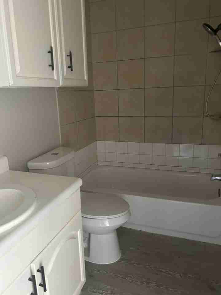 610 Bracewood Cir #B - Photo 7 of 10