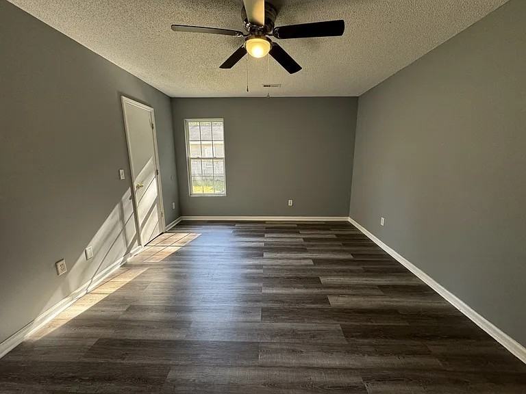 808 Royal St #B - Photo 6 of 10