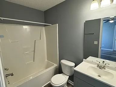 808 Royal St #B - Photo 7 of 10