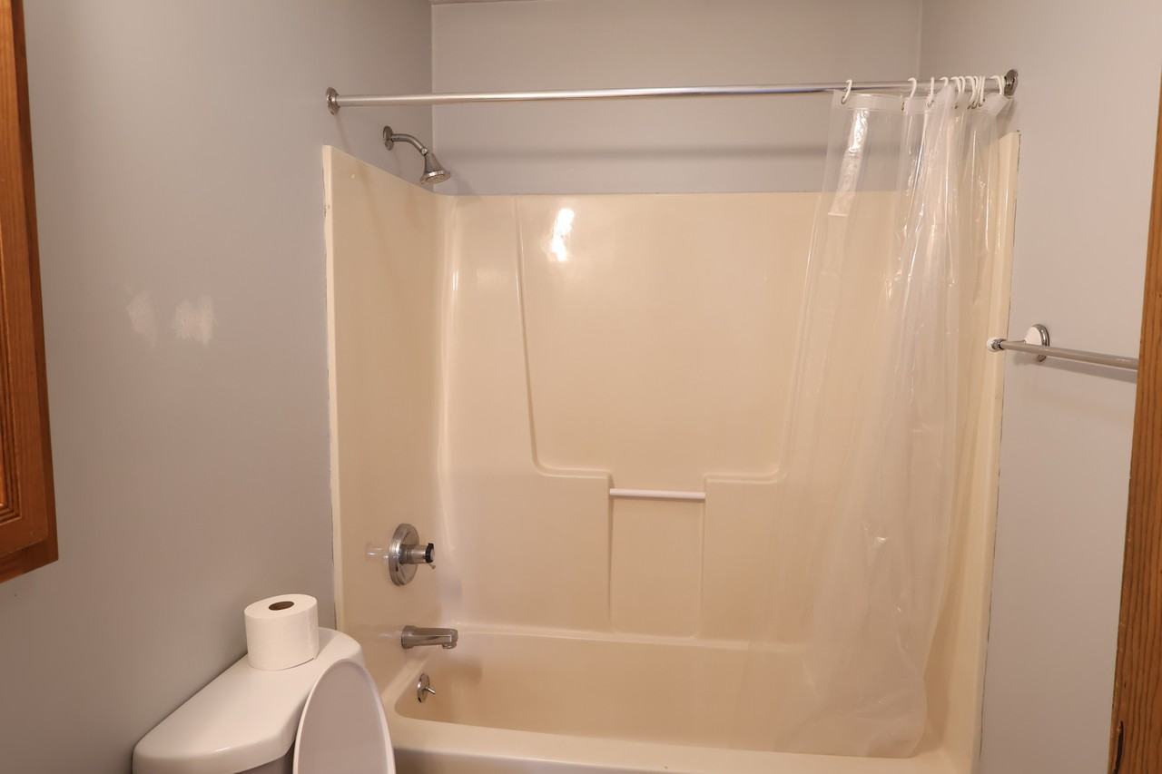 450 N Greensburg St #450 - Photo 5 of 26