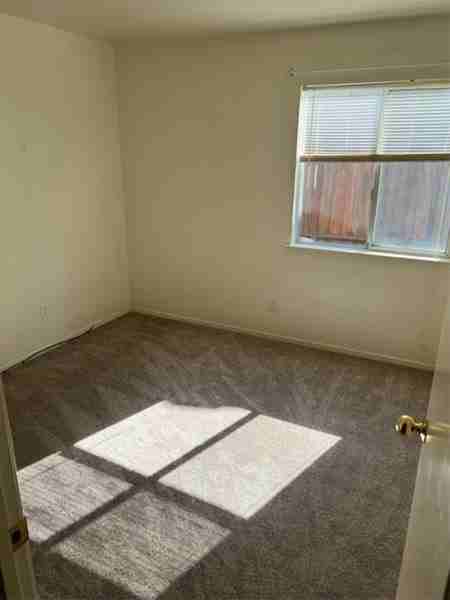 2502 Drummond Dr #1 - Photo 7 of 9