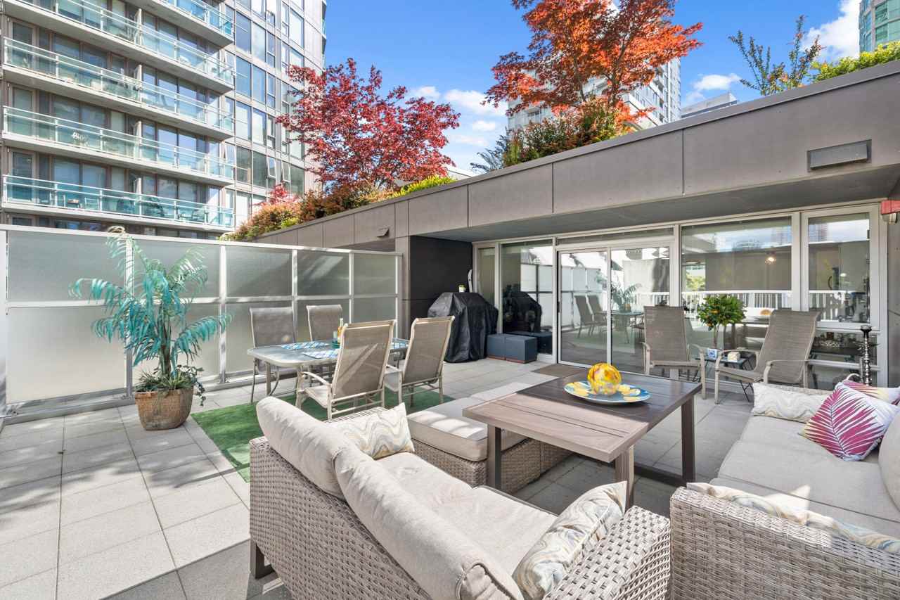 Robson St & Hamilton St #503 - Photo 2 of 10