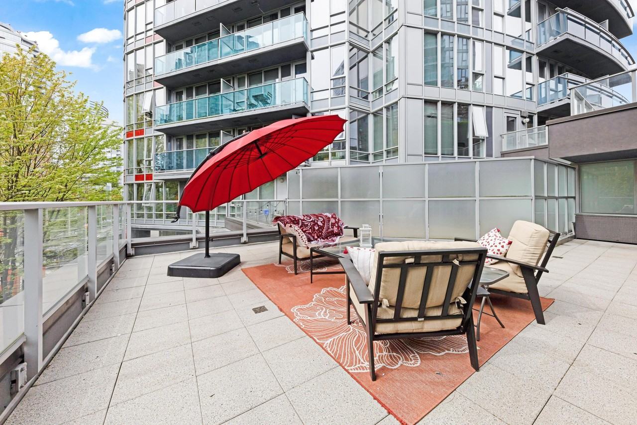 Robson St & Hamilton St #503 - Photo 4 of 10