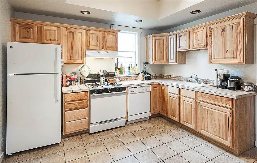 205 17th Ave #A - Photo 2 of 6