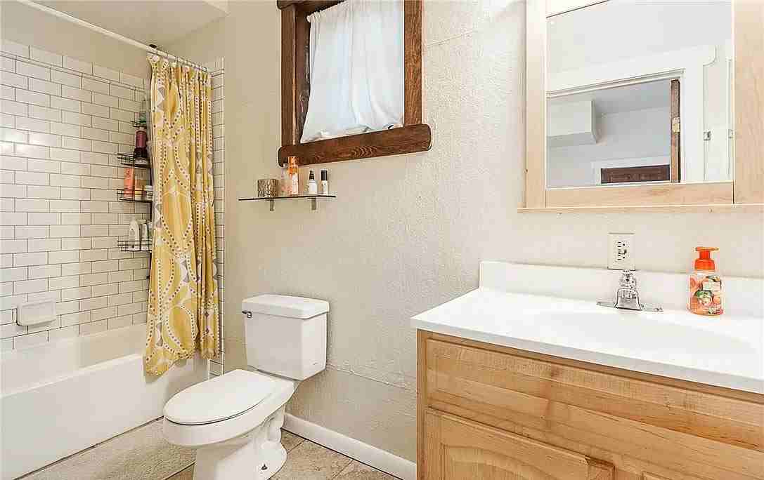 205 17th Ave #A - Photo 4 of 6