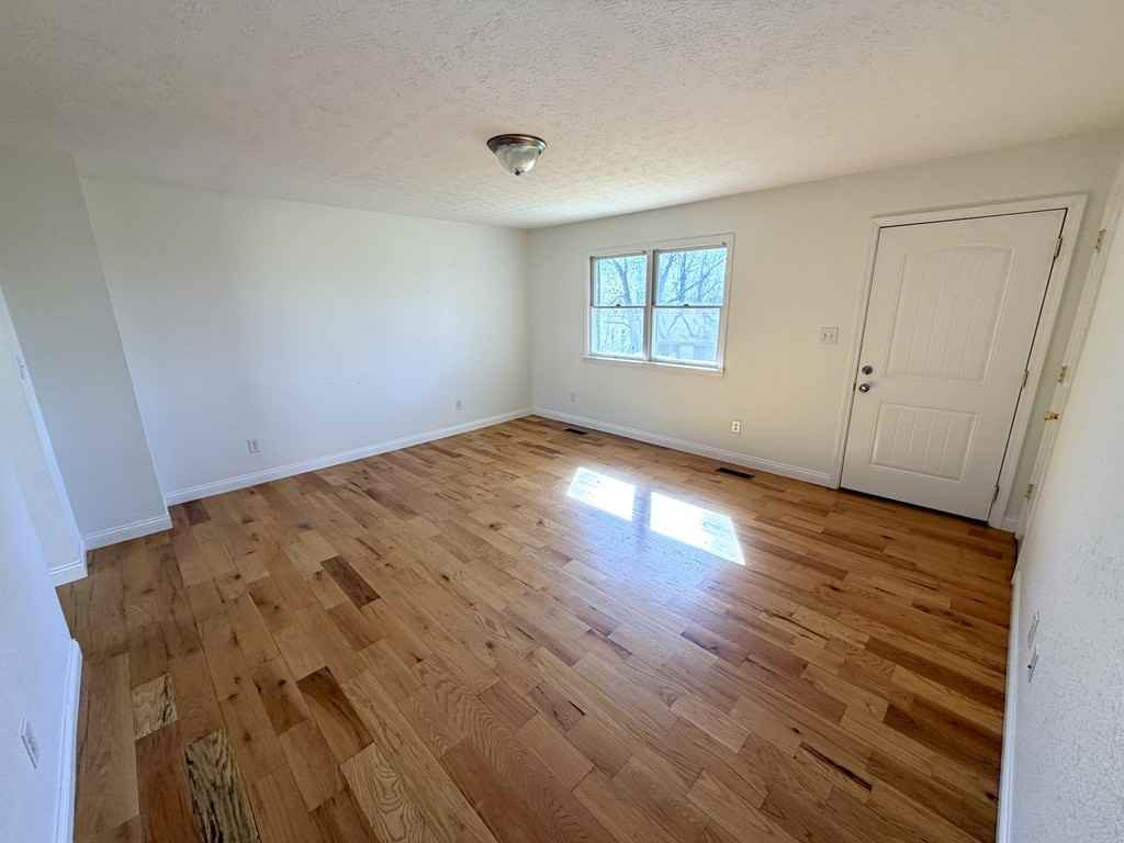 115 Beecher St #A - Photo 2 of 10