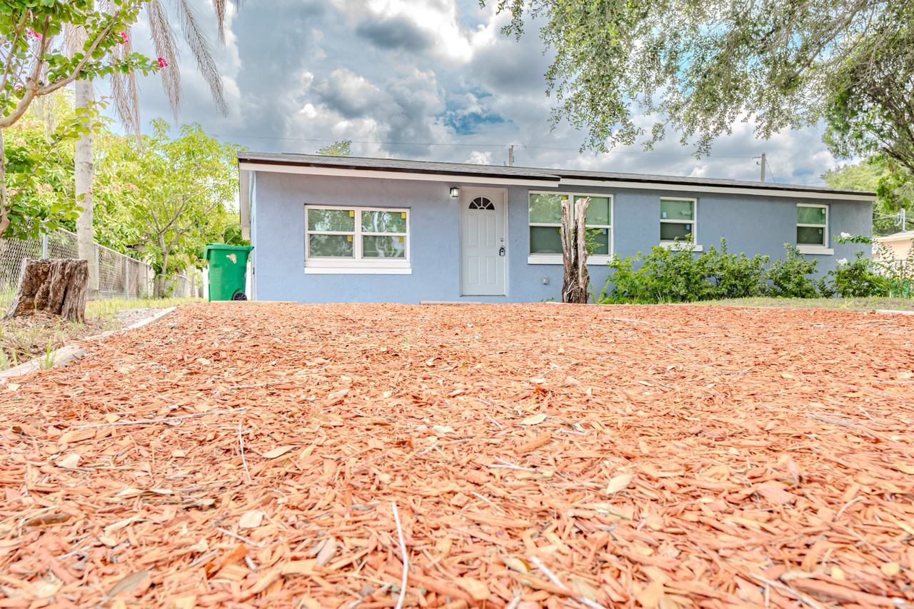 217 Betty Ave S #1 - Photo 2 of 35