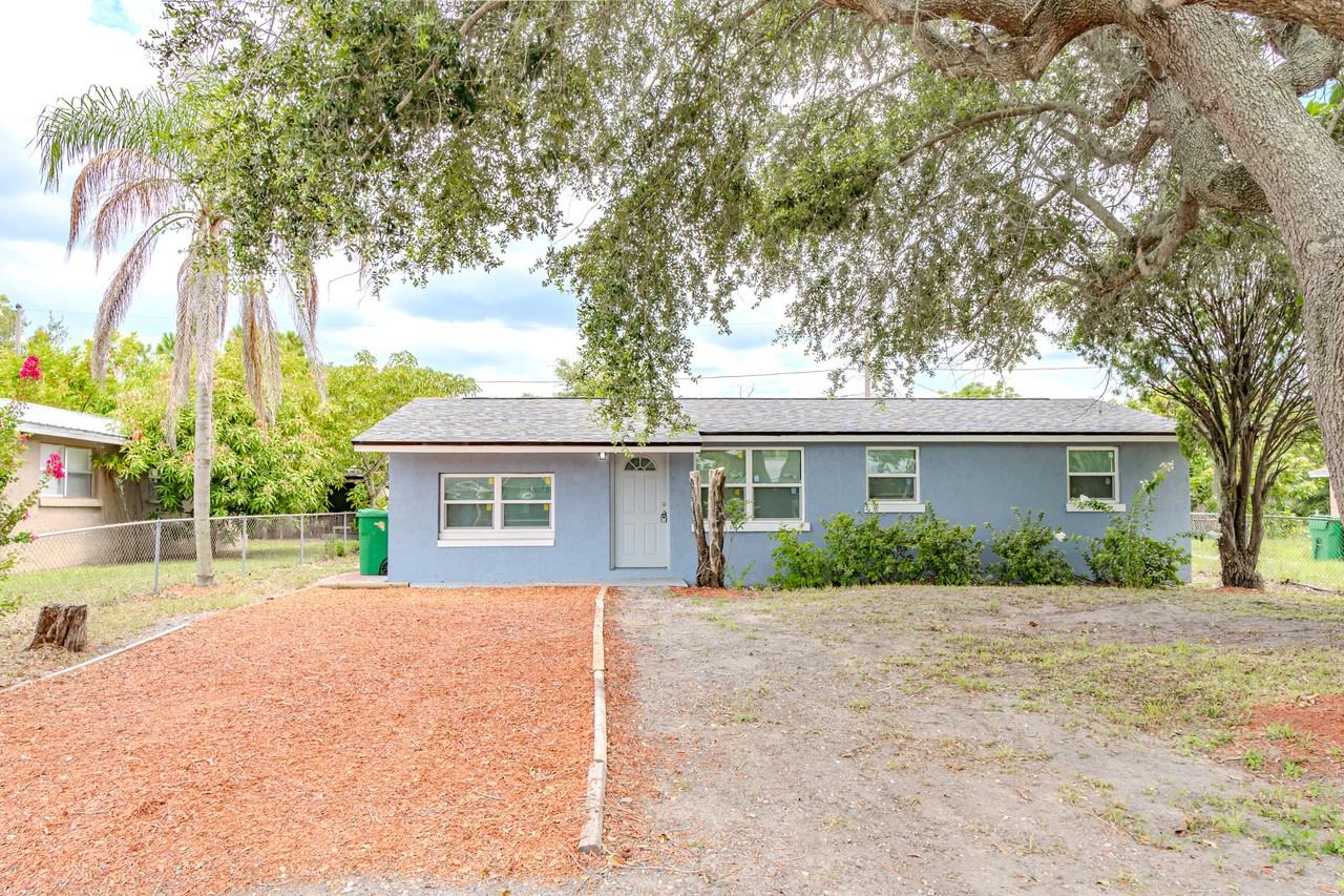 217 Betty Ave S #1 - Photo 3 of 35