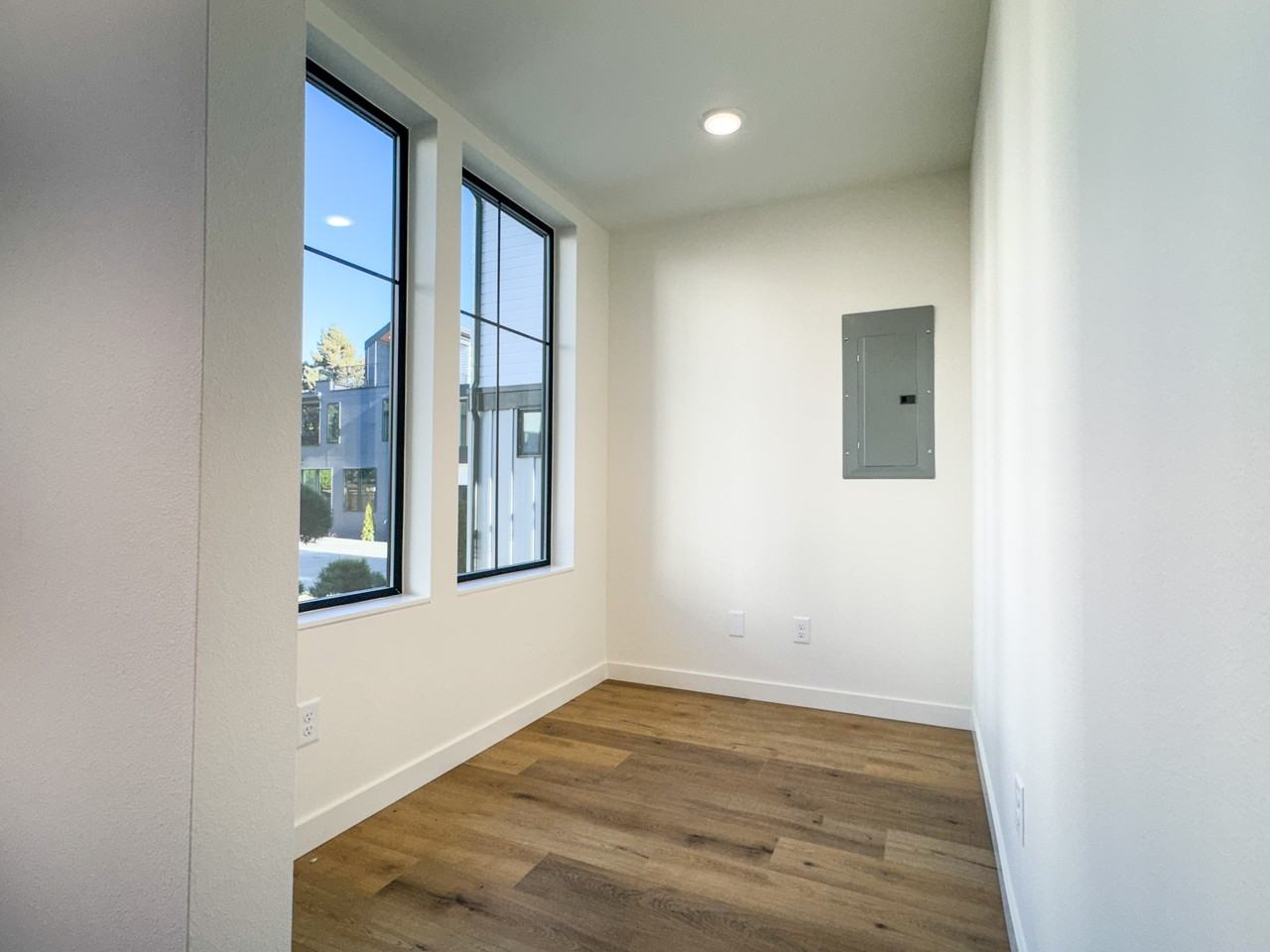 11552 Meridian Ave N #1 - Photo 4 of 19