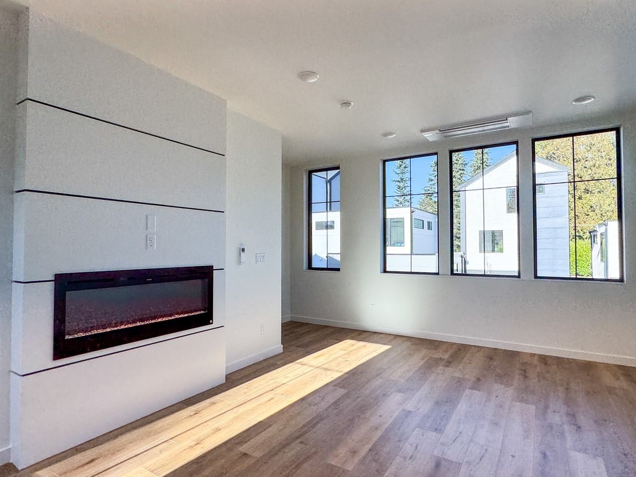 11552 Meridian Ave N #1 - Photo 6 of 19