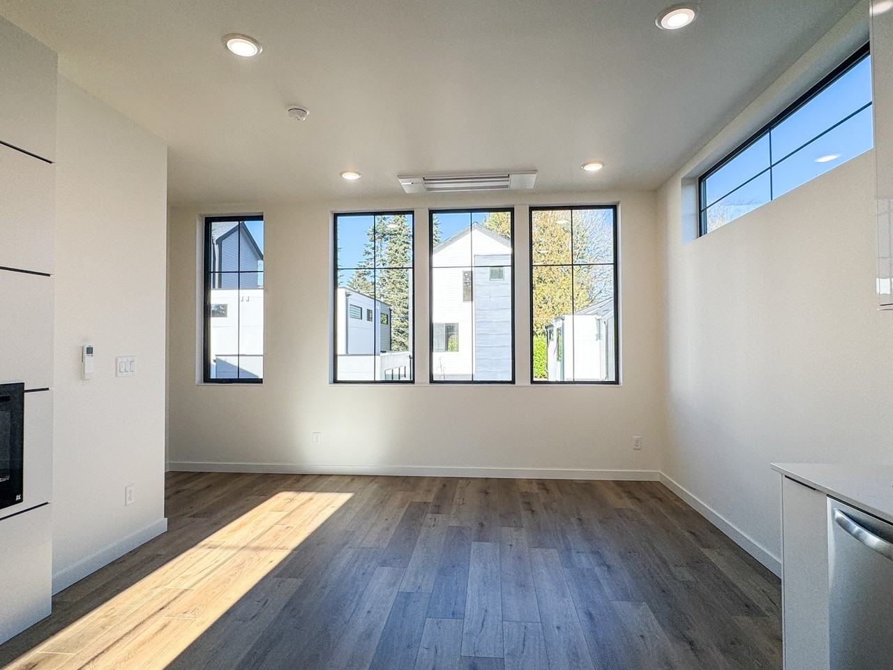 11552 Meridian Ave N #1 - Photo 7 of 19