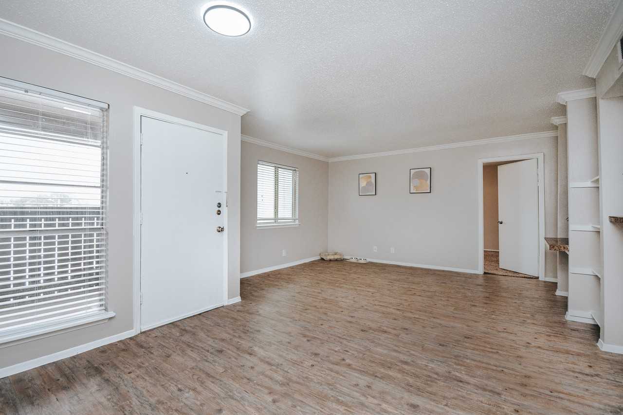 3001 Arroyo DrApt 907 #907 - Photo 5 of 16