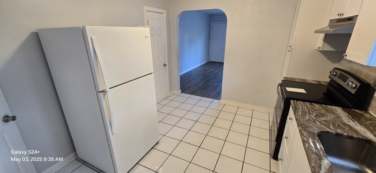 1505 18th Avenue Dr W #1505 - Photo 4 of 21