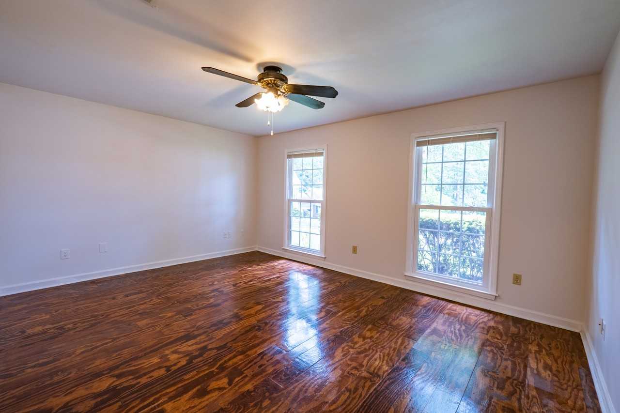 2496 Leeshire Rd #1 - Photo 6 of 15