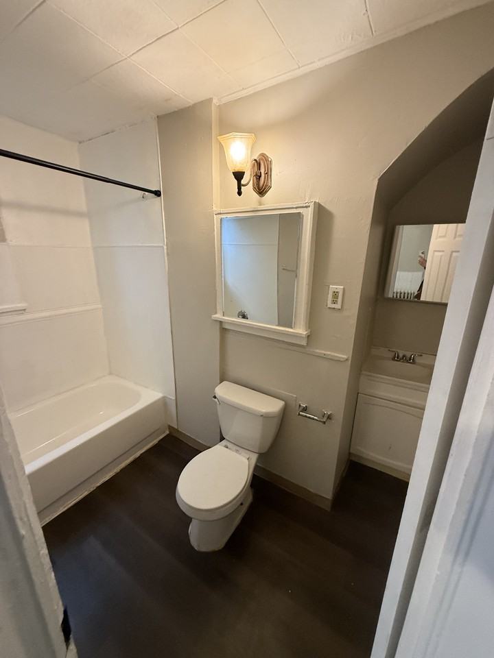 546 Edmund Ave #2 - Photo 6 of 7