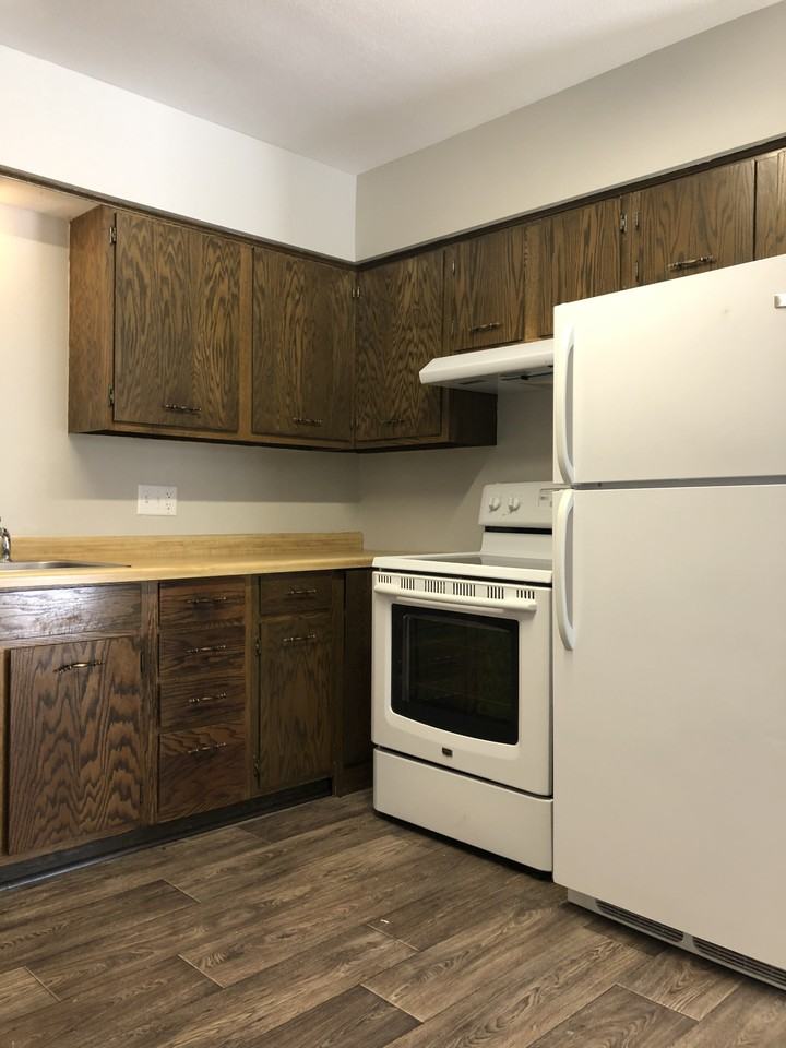 165 Susan St #165-12 - Photo 5 of 10