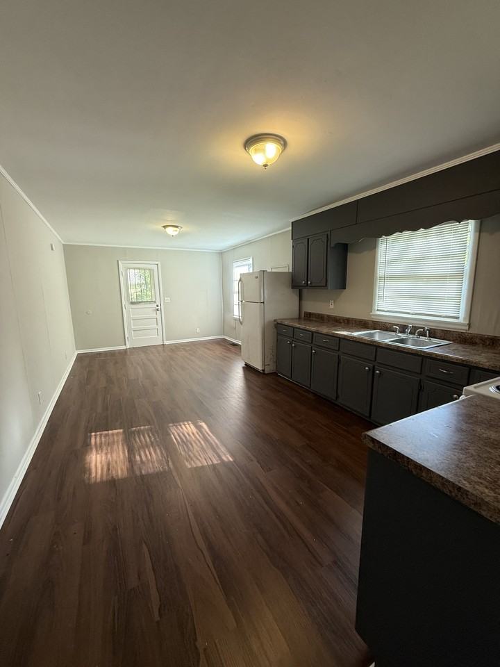 2245 3rd St Ne #1 - Photo 2 of 8