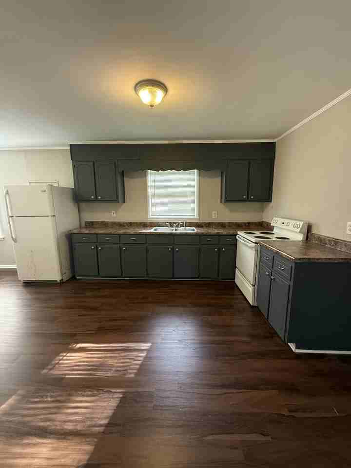2245 3rd St Ne #1 - Photo 3 of 8
