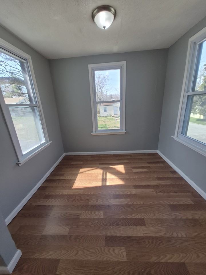 5664 Hamilton Ave #1 - Photo 3 of 26