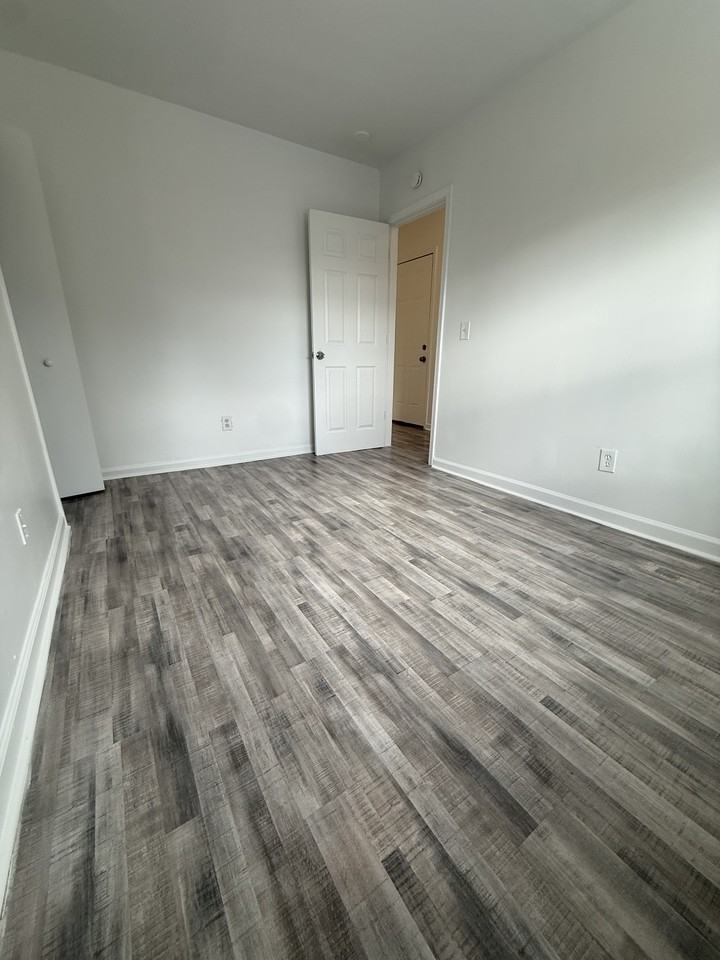 51 S Francis Ave #4 - Photo 5 of 8