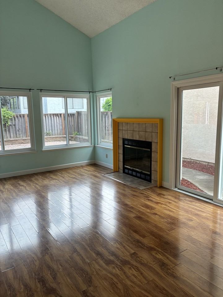 706 Ridgeview Ter #1 - Photo 3 of 15