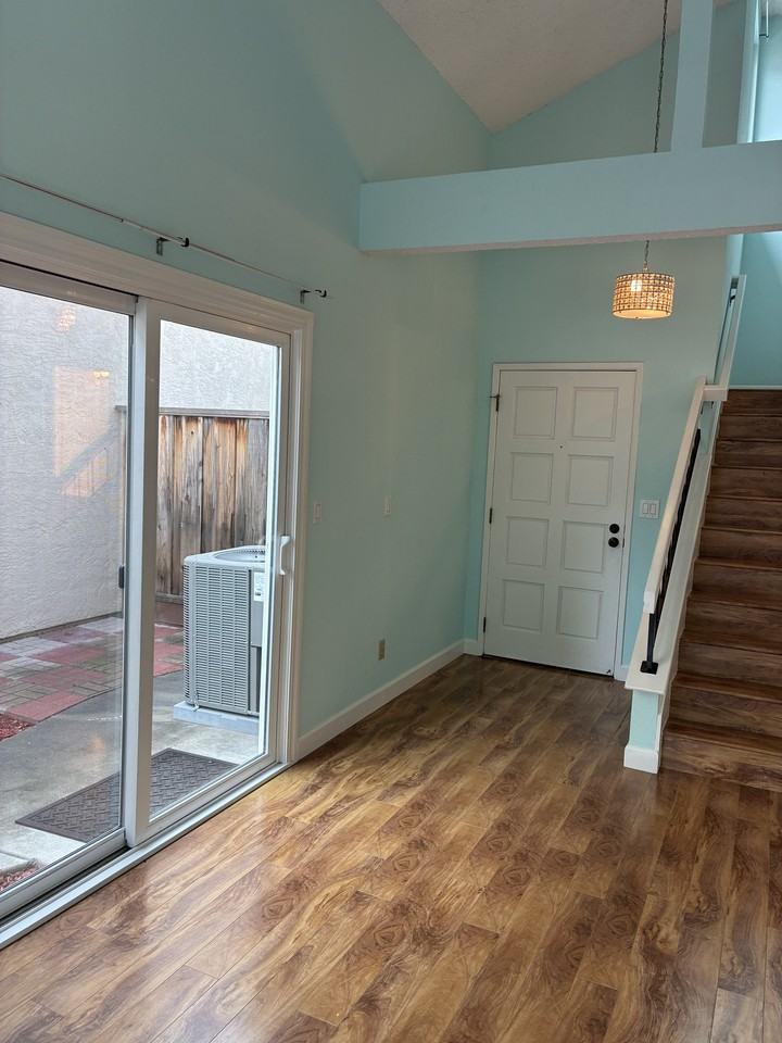 706 Ridgeview Ter #1 - Photo 4 of 15