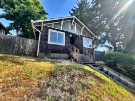 featured image of 3106 Farragut St #1