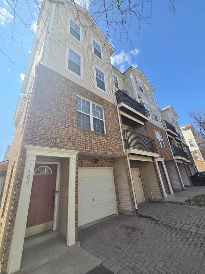 1604 Post Oak Dr #1 - Photo 2 of 50