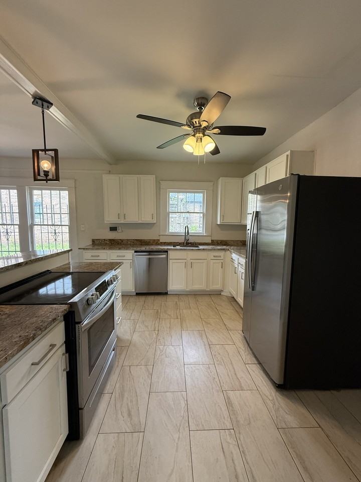 1225 15th Way Sw #1 - Photo 4 of 9