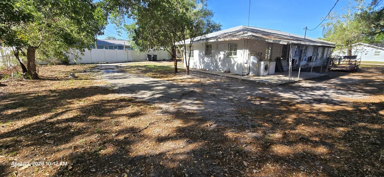 217 21st St E #217 - Photo 3 of 18