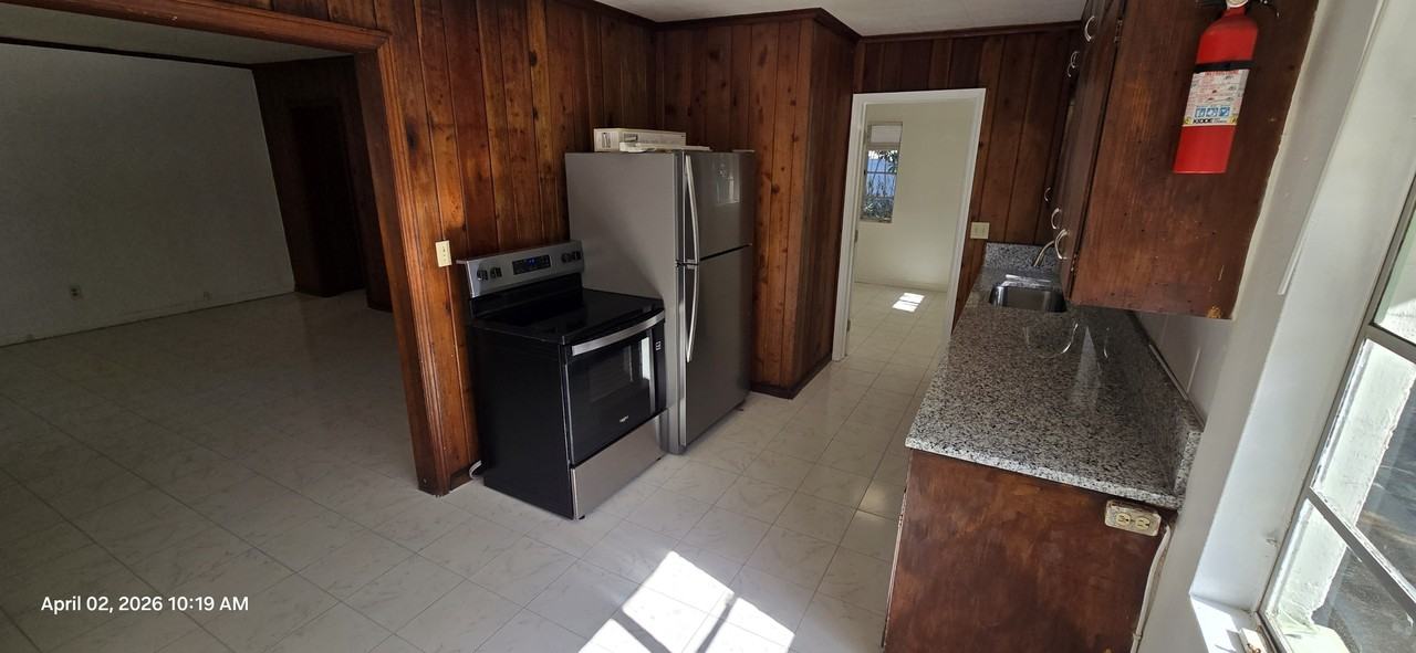 217 21st St E #217 - Photo 6 of 18