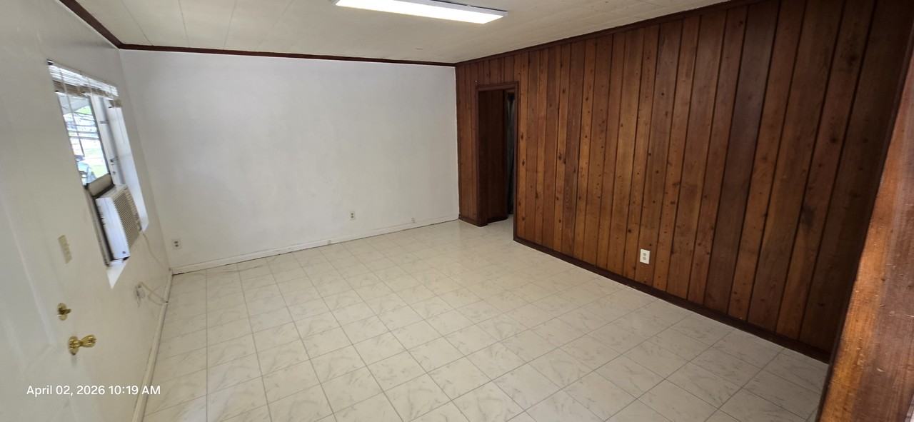 217 21st St E #217 - Photo 7 of 18