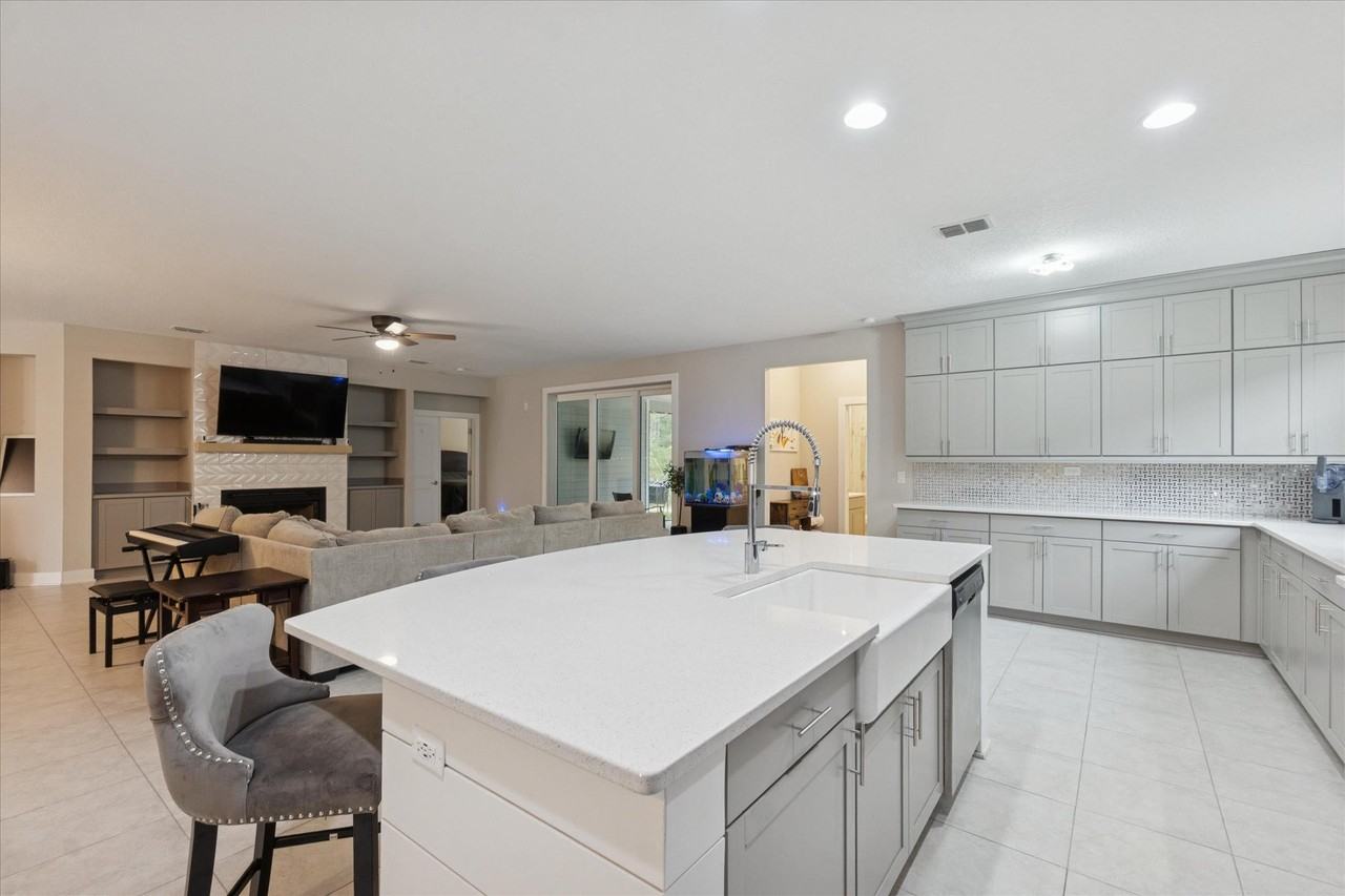 75470 Sunberry Dr #1 - Photo 2 of 18