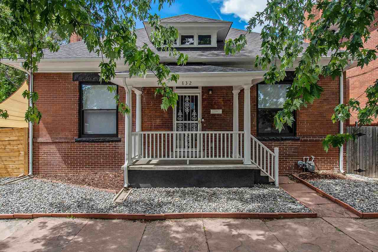 832 26th St #1 - Photo 3 of 39