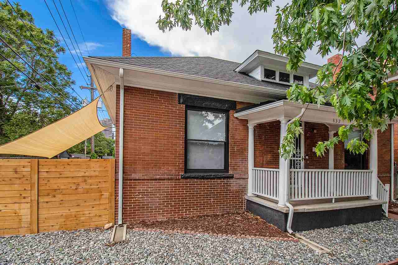 832 26th St #1 - Photo 4 of 39