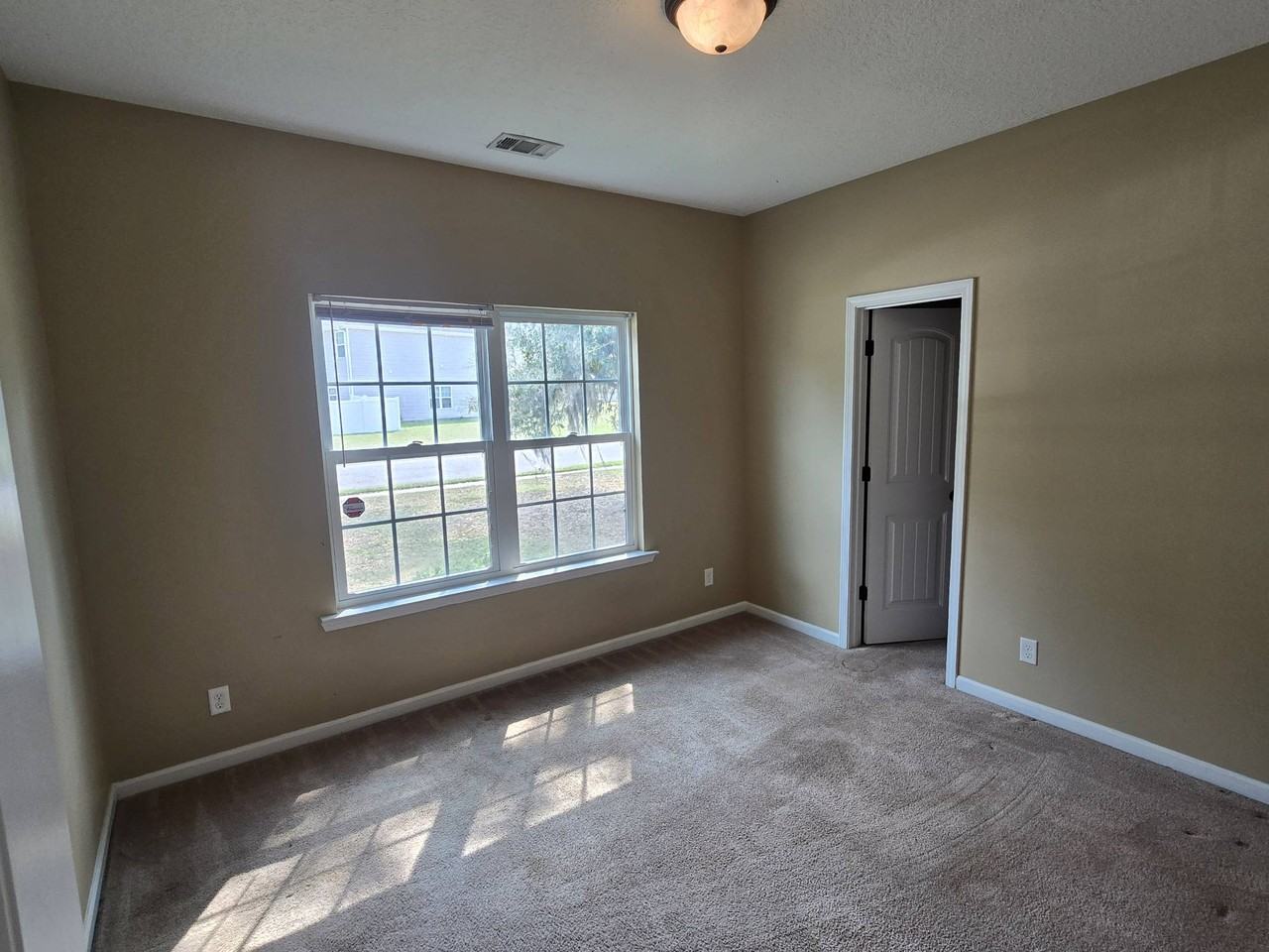 1256 Peacock Trl - Photo 5 of 10