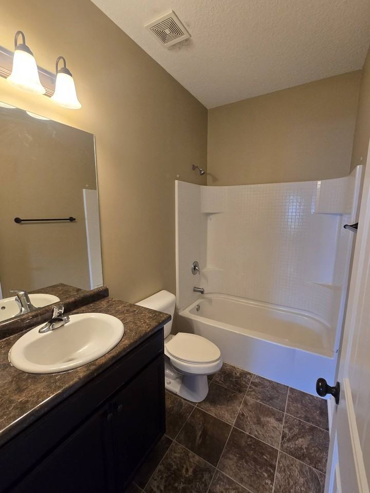 1256 Peacock Trl - Photo 7 of 10