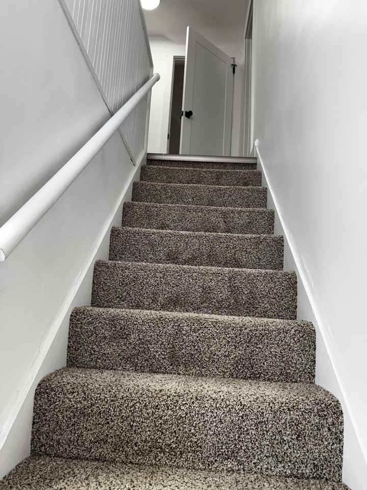 533 Hawthorne Ave #2 - Photo 2 of 9