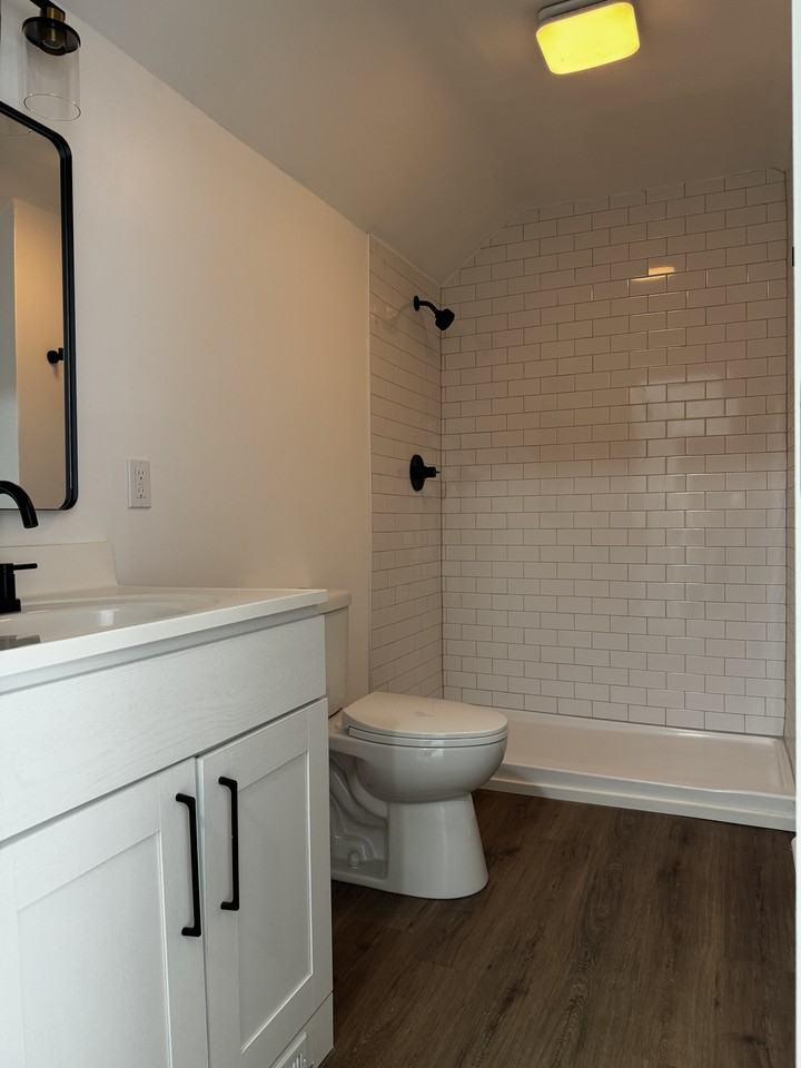 533 Hawthorne Ave #2 - Photo 6 of 9