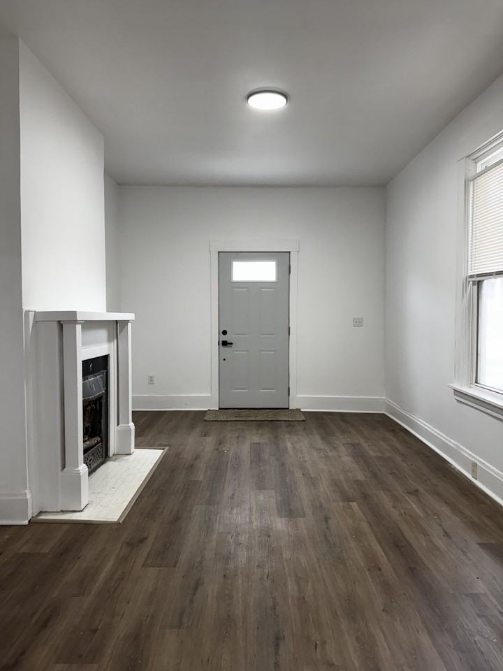 533 Hawthorne Ave #1 - Photo 2 of 9